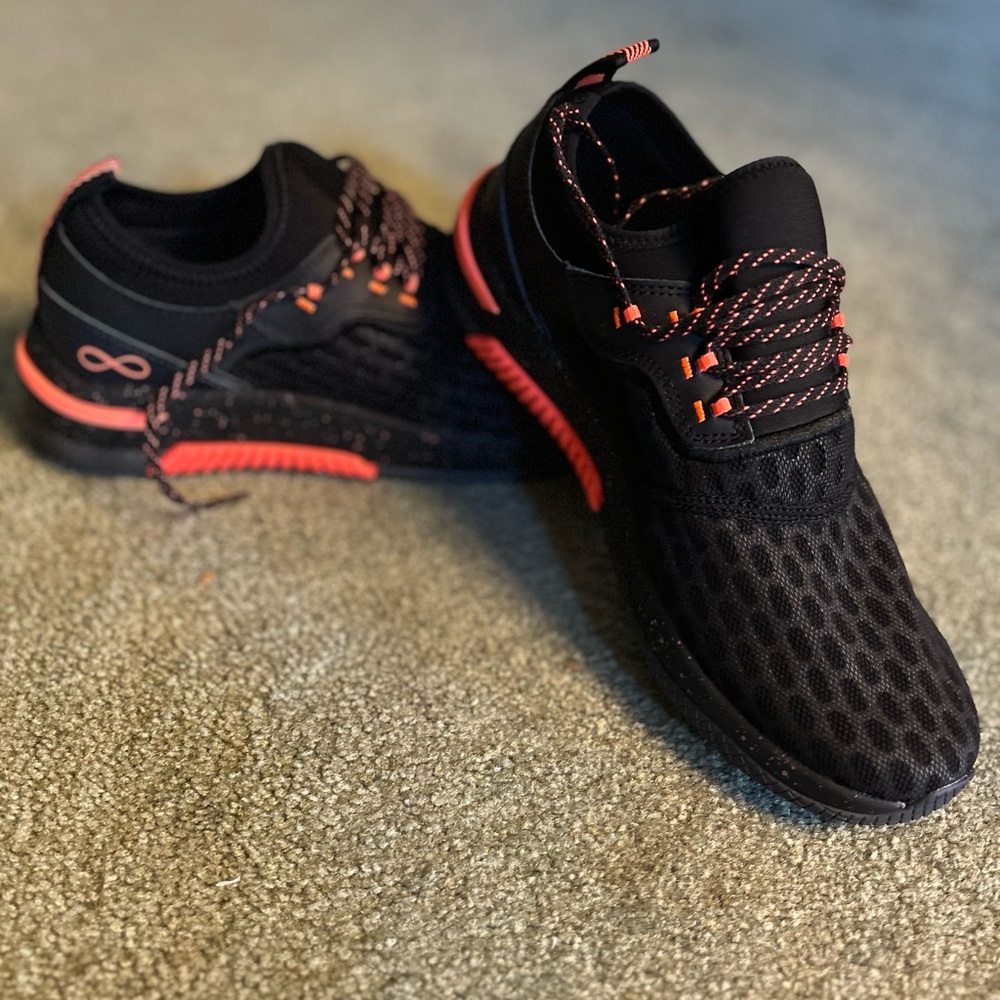 NFINITY women’s  Black and Orange Sneakers size 8
